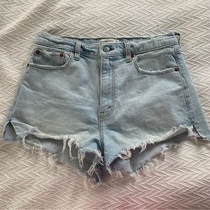 Abercrombie & Fitch curve love mom shorts